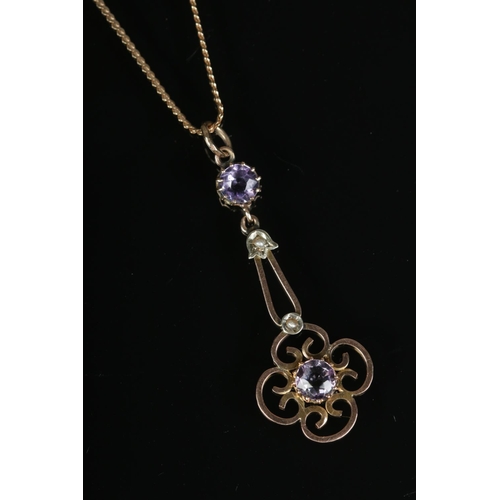 589 - An amethyst and pearl 9ct gold pendant and chain.

4.6g