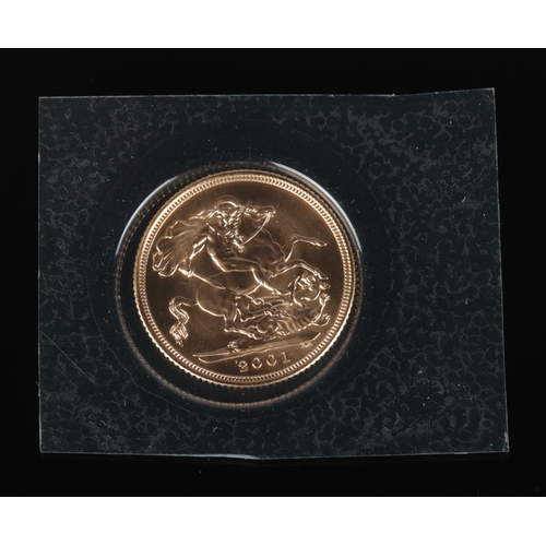 621 - A Royal Mint limited edition cased Queen Elizabeth II full sovereign dated for 2001.