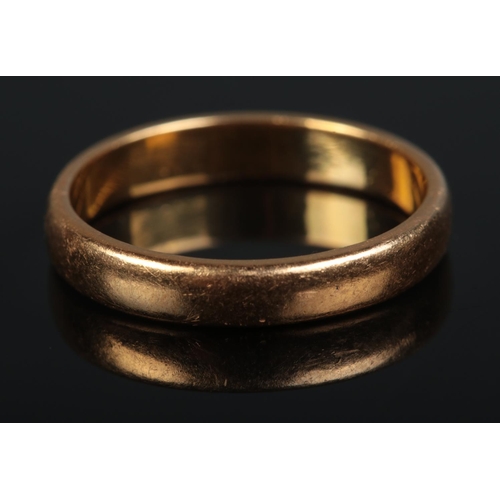 628 - A 22ct gold band, marked 916

4.95g
Q1/2