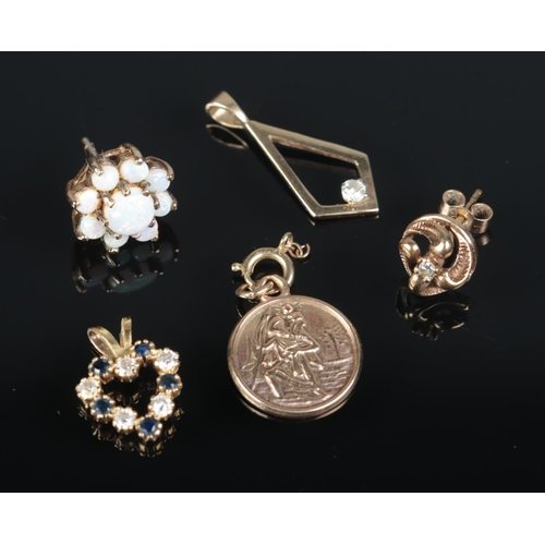 647 - A quantity of 9ct gold items including St Cristopher pendant, diamond arrow pendant opal earring, di... 