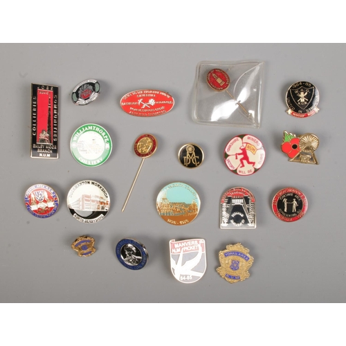 667 - A collection of Miners strike badges some being restrikes