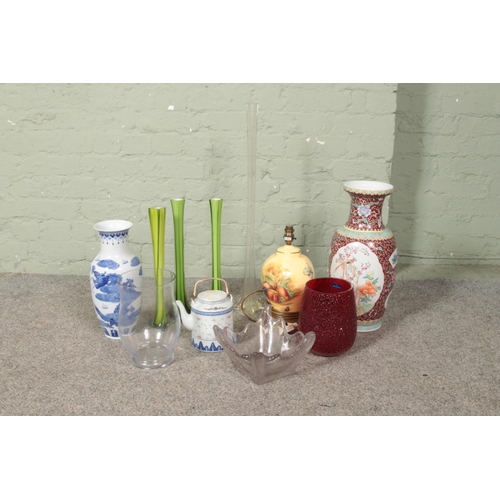 107 - A collection of ceramics and glass. Include Chinese vase, Villeroy & Boch glass vase, Aynsley table ... 