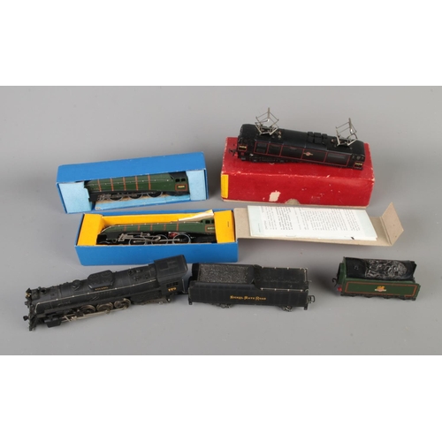 114 - A good collection of vintage 00 Gauge locomotives and tenders to include Hornby Dublo L11 Mallard, H... 