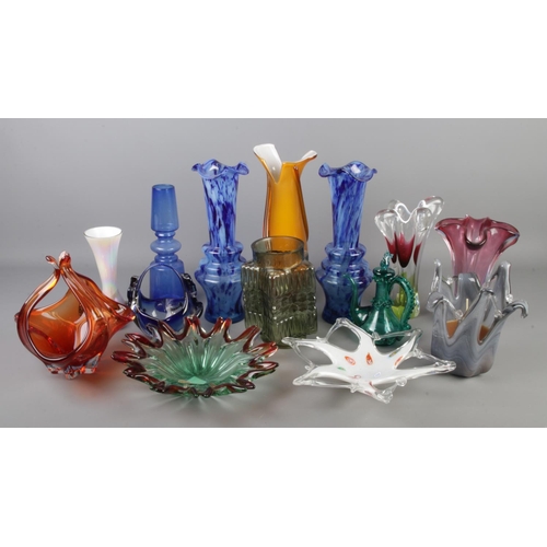 280 - A box of assorted art glass, to include Josef Hospodka, seahorse waterjug, blue clouded vases and am... 