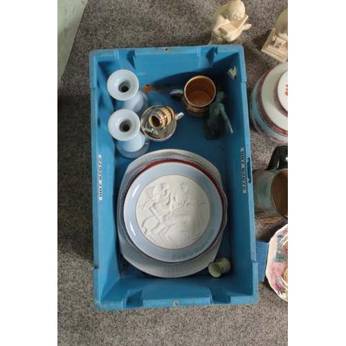 290 - A box of assorted named ceramics to include Denby Reflex, Royal Doulton, G. Ruggeri reproduction fig... 