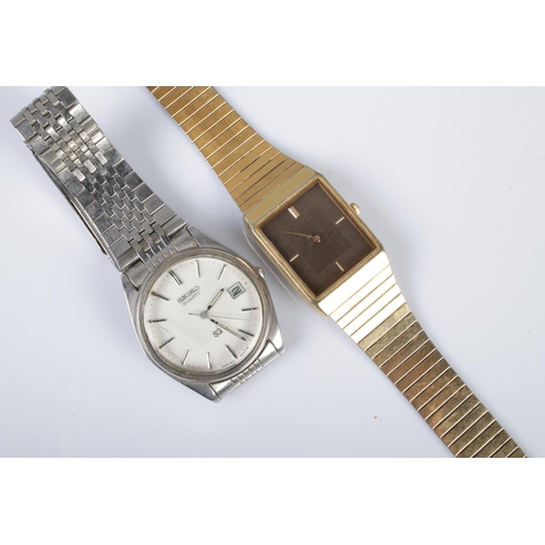 552 - Two Seiko quartz wristwatches to include stainless steel SQ example.