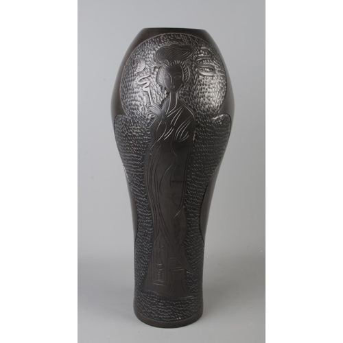 88 - A large baluster shaped vase decorated with a Geisha girl. Height 47cm.