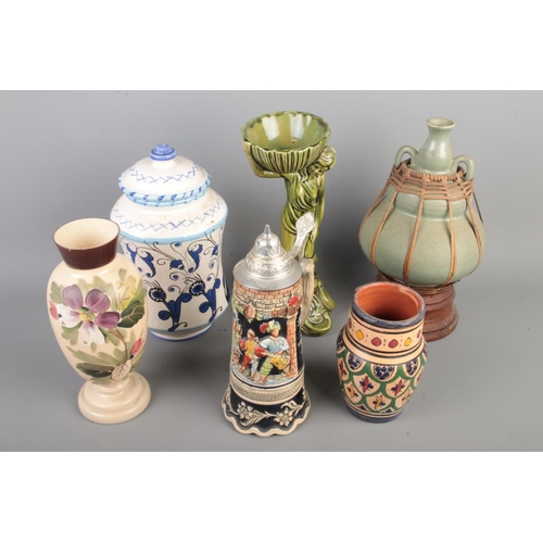 100 - A collection of ceramics and glass. Including hand painted Italy Deruta pot with lid (Height 25cm), ... 