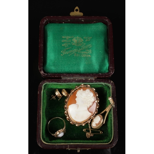 368 - Cameo Jewellery Set: 9ct Gold Ring (375 Birmingham S, Size K, 1.6g) , 9ct Gold Ear Ring Set (375 Bir... 