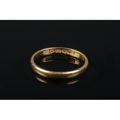 405 - 22ct Gold Wedding Ring (marked 