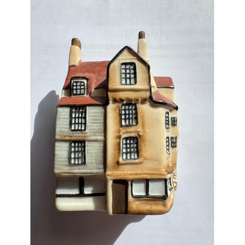 10 - A collection of mainly WH Goss Cottages, include Manx Cottage (RD273243 length 12cm x height 9.5cm),... 