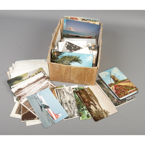 113 - A large quantity of loose postcards from late 19th century and later including mostly landscape scen... 