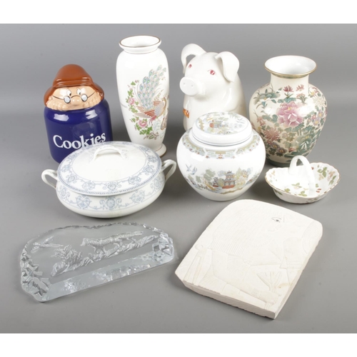 12 - A collection of mixed ceramics including Wedgwood Chinese Legend, Mancer pig, Wade Tetley cookie jar... 