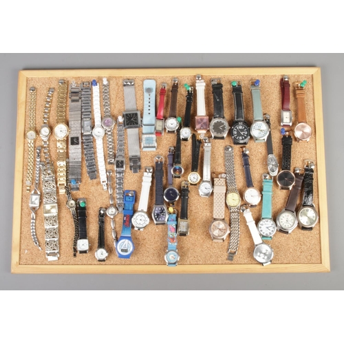 21 - A tray of assorted wristwatches to include Ravel, Citron, Krug-Balimen, Rojas, etc.