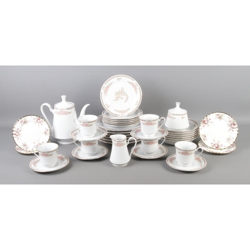 187 - A quantity of Crown Ming by Tienshan dinnerwares, to include teapot, cups and saucers, bowls and pla... 