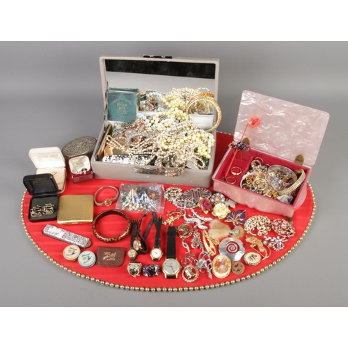 49 - A large collection of costume jewellery and accessories, include brooches, dress rings, beaded neckl... 