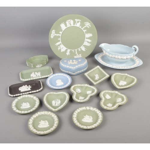 67 - A collection of Wedgwood jasperware in light blue and green to include, trinket dishes, cabinet plat... 