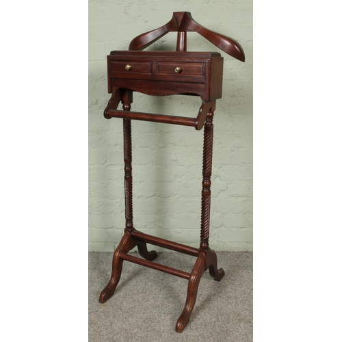 410 - A mahogany gentleman's valet stand with two drawers