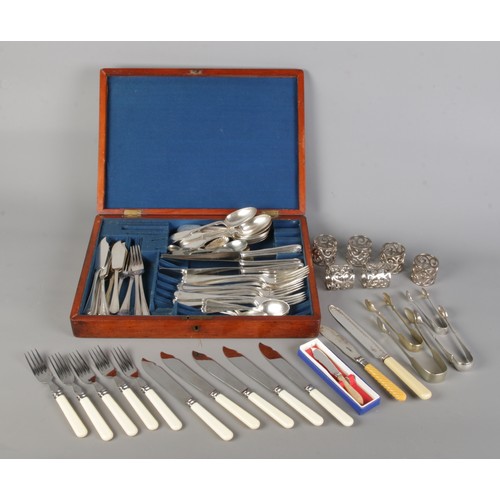 91 - A mixed collection of silver plated cutlery to include Dixon, Insignia and Potter examples. Also inc... 