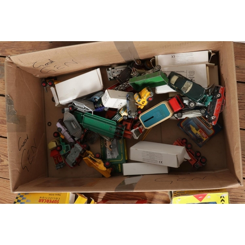 237 - A box of assorted diecast vehicles to include Dinky, Corgi Major, Matchbox, Lesney, racing cars, etc... 