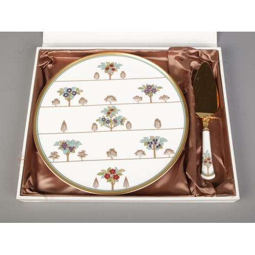 67 - A boxed and unused Noritake cake plate with knife in 4470 