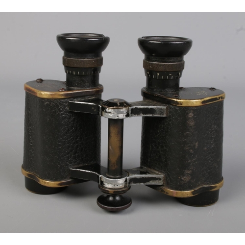 95 - A pair of German Goerz 8X Heli-Trieder binoculars. Possibly WWI era, Serial number 490052.