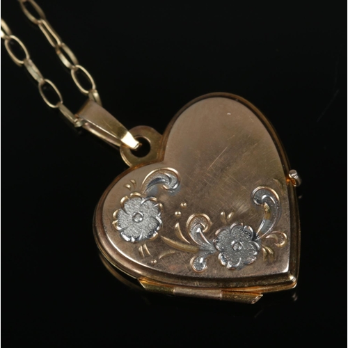 434 - A 9ct gold heart locket on link chain. Approx. chain length clasped 24cm. Total weight 2.93g.