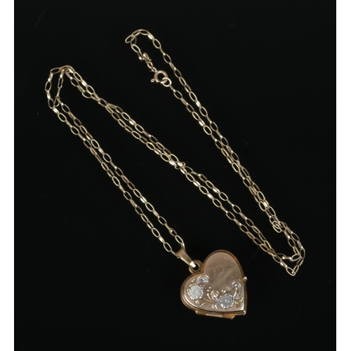 434 - A 9ct gold heart locket on link chain. Approx. chain length clasped 24cm. Total weight 2.93g.