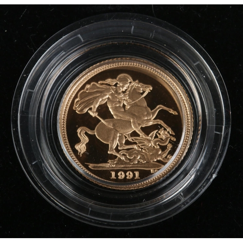 430 - The Royal Mint: An Elizabeth II half sovereign, dated 1991, in case with certificate No. 3552. 4.01g