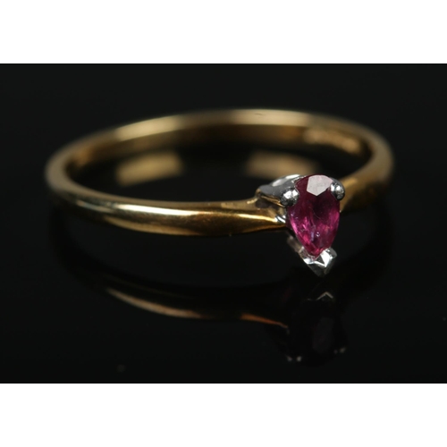 407 - An 18ct gold and ruby ring

Size P
2.02g