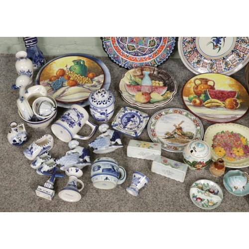 303 - A mixed collection of hand-painted vintage ceramics, including Japanese blue and gilt tea set, artis... 