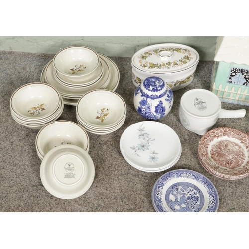 349 - Collection of assorted collectible ceramics, including a large ceramic gingerbread house, Royal Doul... 