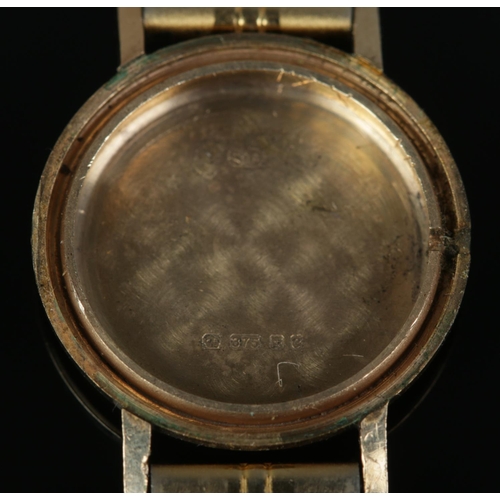 571 - A ladies Rotary wristwatch, featuring 9ct Gold back plate containing inscription to 'Mrs J. Mills' f... 