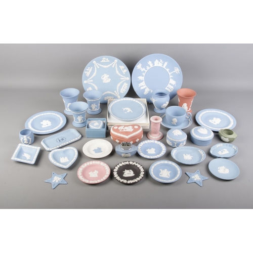 70 - A quantity of Wedgwood Jasperware in various colours. To include teacup and saucer, plates, trinket ... 