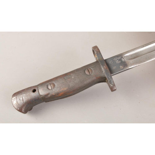 603 - A WW1 English Lee-Enfield Pattern 1907 Bayonet, stamped both side with marks, includes 