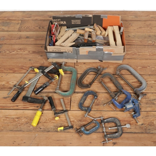 211 - A box of assorted clamps including edging clamps, g clamps, mitre clamps etc.