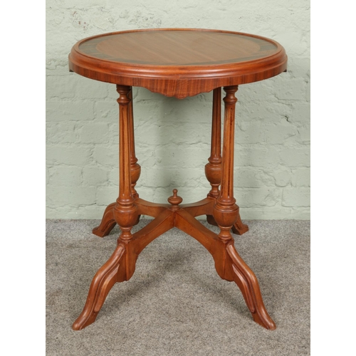 393 - A 20th century round side table/occasional table.

Hx79cm
Dx66cm