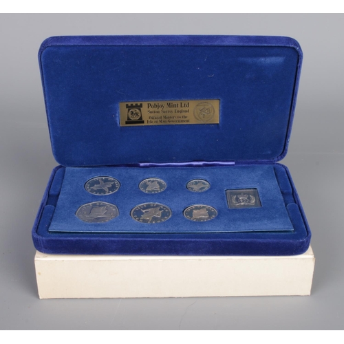 418 - The Pobjoy Mint; A 1977 silver proof Isle of Man coin set, issued to commemorate Queen Elizabeth II ... 