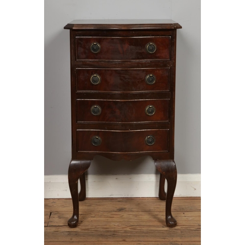 466 - A mahogany four drawer bedside cabinet

Hx74cm
Wx41cm
Dx36cm