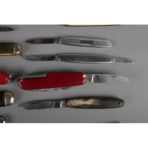 28 - A large collection of assorted folding knives and pocket tools to include Richards of Sheffield, Fon... 