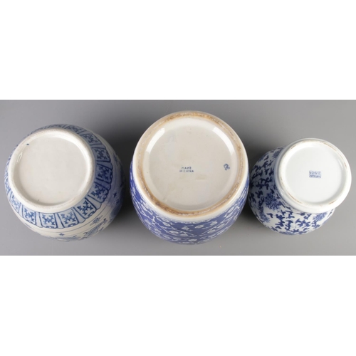 40 - A collection of blue and white ceramics to include Spode Italian bowl and three large oriental lidde... 