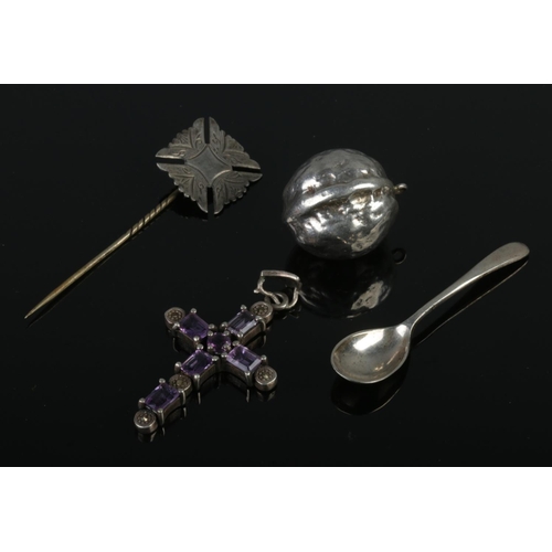 474 - Three sterling silver items (total weight 29.7g), alongside a silver-plated spoon.