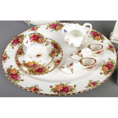 53 - A group of collectable ceramics, to include Royal Albert 
