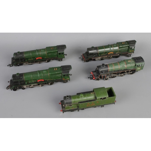 Five green OO Gauge (1/76 Scale) locomotives, including Tri-ang R53 ...