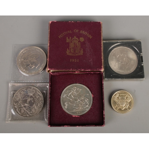 53 - A group of collectables, including five vintage coins, five British Museum BMPL replica Lewis chess ... 