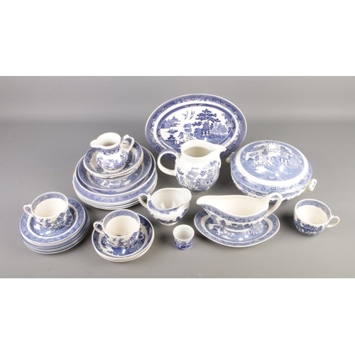 7 - A mixed quantity of blue and white ceramics including Wedgwood, Spode, Churchill etc consisting most... 