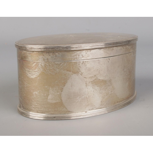158 - A George V silver trinket box of oval form, with hinged lid. Assayed Sheffield 1914 by Brook & Son. ... 