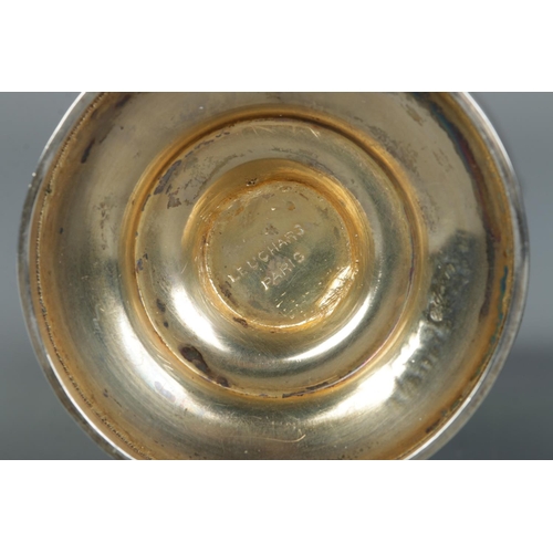 159 - An Edwardian silver pounce pot with green glass liner. Stamped Leuchars, Paris to base. Assayed Birm... 