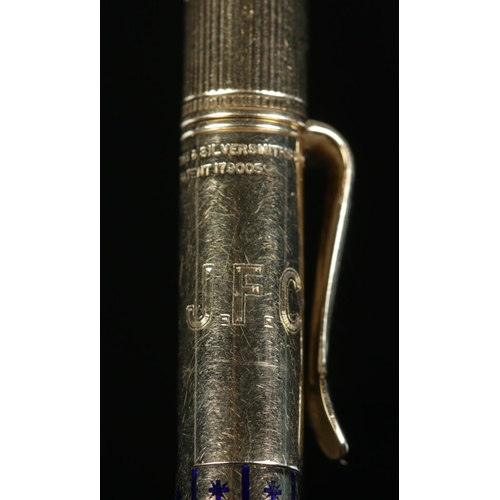 170 - An 18ct gold propelling pencil by Goldsmiths & Silversmiths Company Ltd, with enamelled rotating cal... 