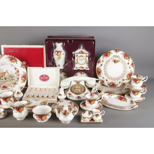 44 - A quantity of Royal Albert Old Country Roses ceramics, to include boxed four piece set and two tier ... 